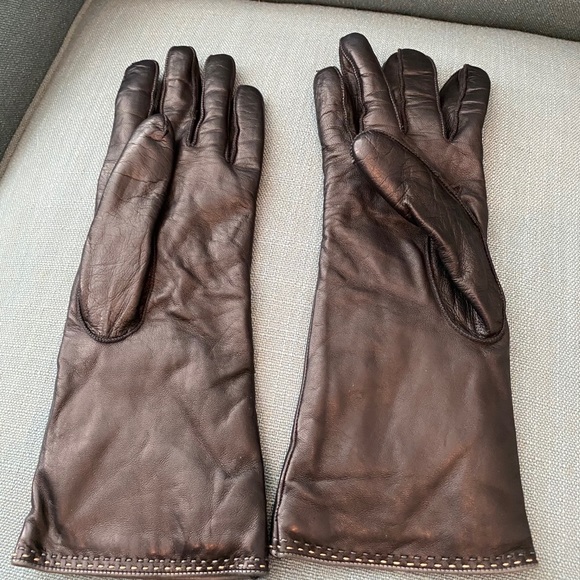 Coach Ladies Black Leather Golves - Picture 2 of 5